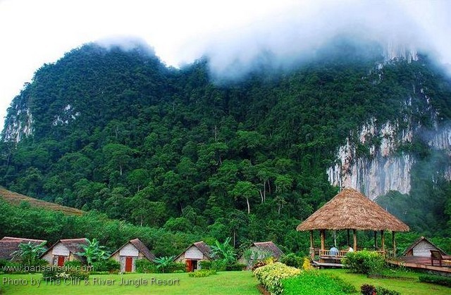 The Cliff & River Jungle Resort